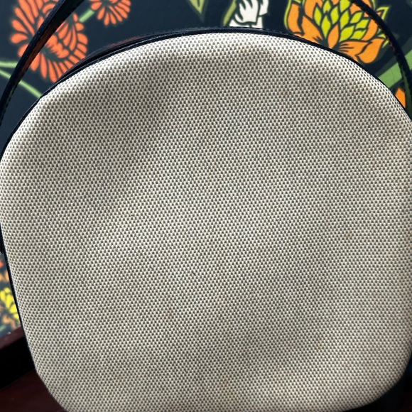 Bally Linen & Calf Leather Crossbody | Leather Lined | Made in Italy | 1990s - Picture 9 of 14